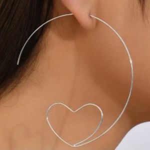 NWOT Simple yet beautiful heart looped earrings